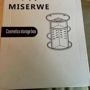 Cosmetic storage box